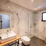Otel Qurku 2 - Center 3*