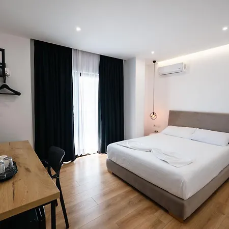 Otel Qurku 2 - Center 3*