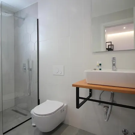 Hotel Qurku 2 Sarandë