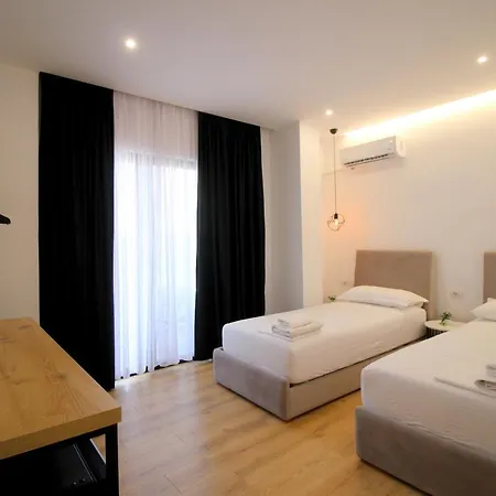 Qurku 2 - Center 3* Sarandë