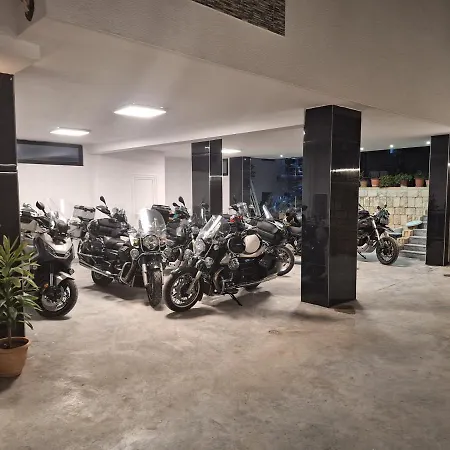 Hotel Qurku 2 - Center 3*
