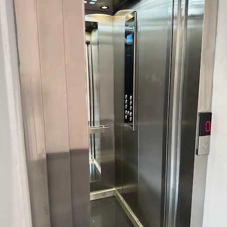 Qurku 2 Hotel Sarandë