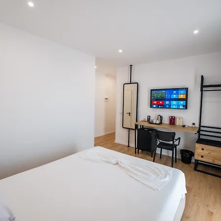 Qurku 2 - Center 3* ساراندا