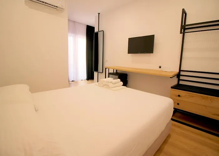 Qurku 2 - Center 3* Sarandë