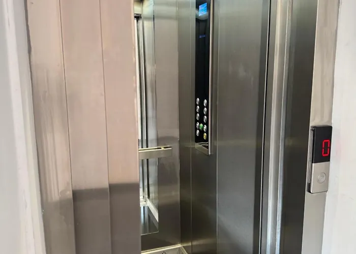Qurku 2 - Center Hotell Sarandë