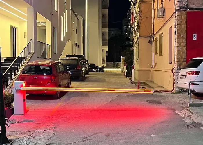 Qurku 2 - Center Hotell Sarandë